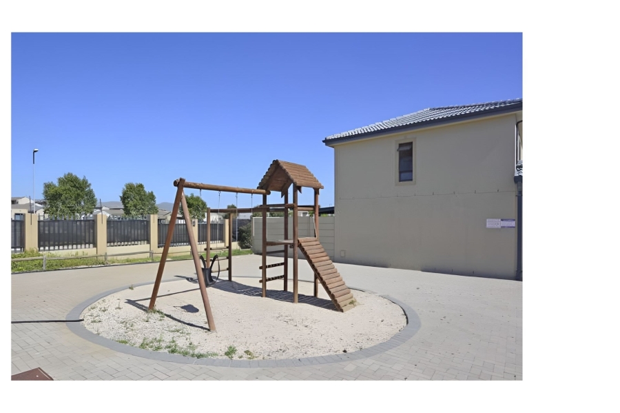 3 Bedroom Property for Sale in Parklands East Western Cape